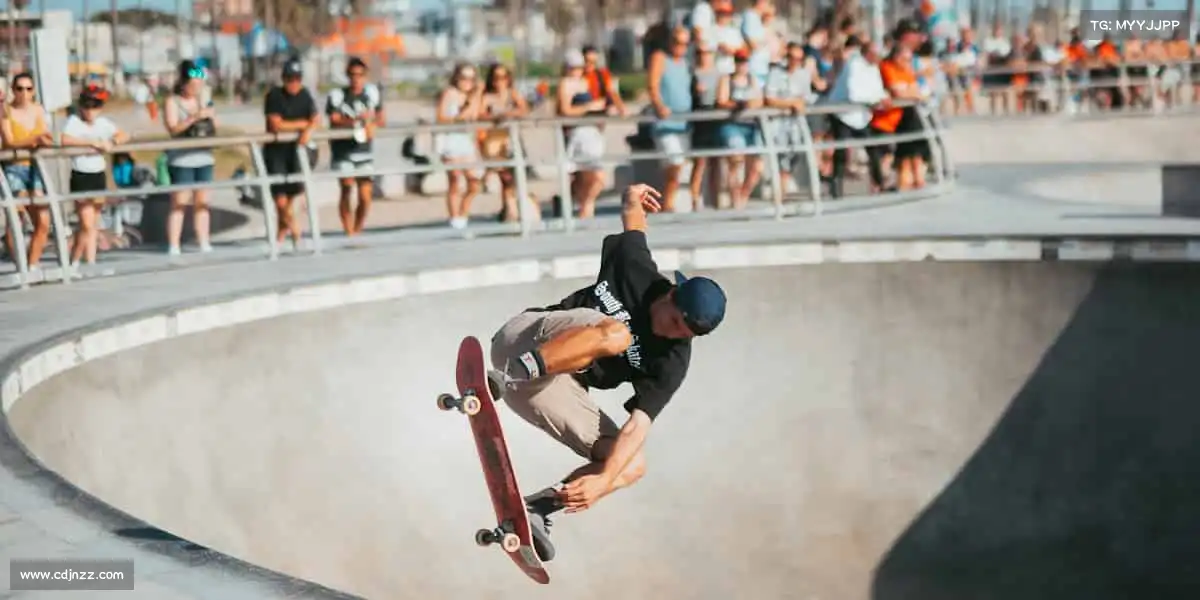 <strong>ued官网</strong>踏上跑道，每一步都是新起点！🚴‍♂️🌟